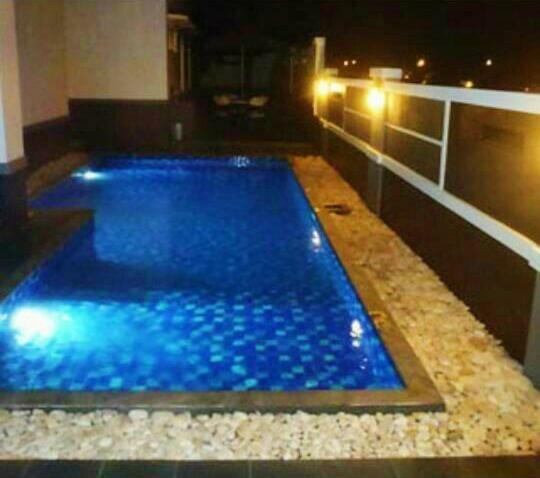 Villa Kaca Tanjung Lesung Exteriör bild
